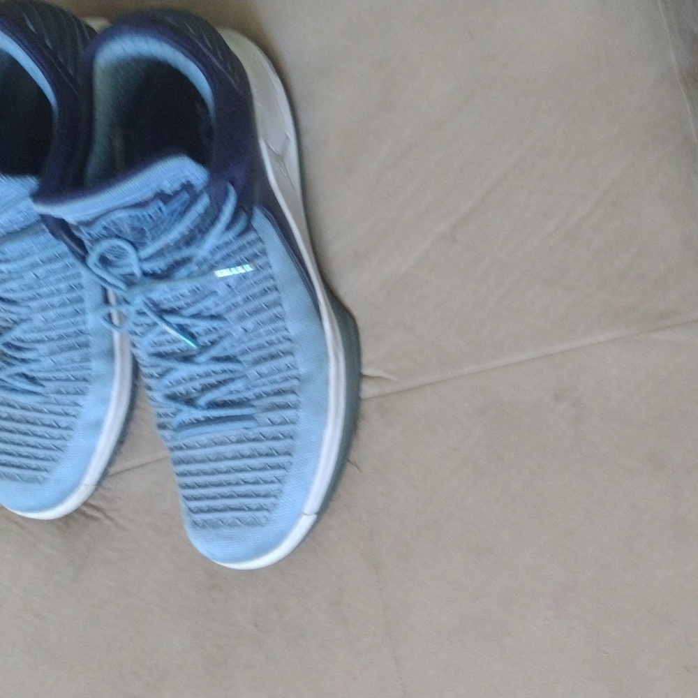 Shoe - Picture 4 of 7
